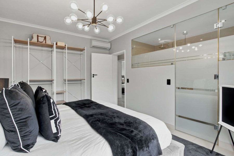 7 Bedroom Property for Sale in Oranjezicht Western Cape